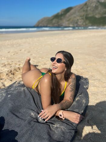 Full leaked Lara castro page private onlyfans photo