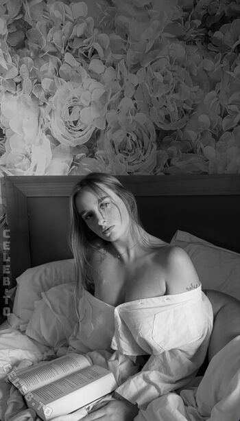 Full leaked Lara mde private onlyfans photo