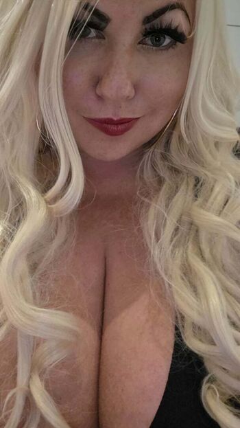 Full leaked Lara moore page private onlyfans photo