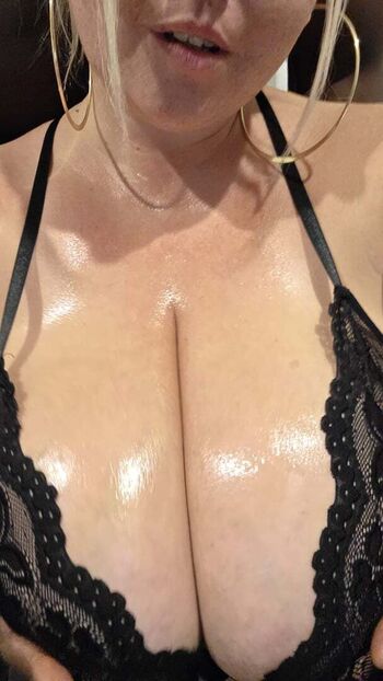 Full leaked Lara moore private onlyfans photo