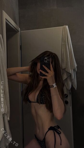Full leaked Lara oster private onlyfans photo