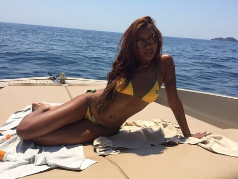 Full leaked Lara raj private onlyfans photo