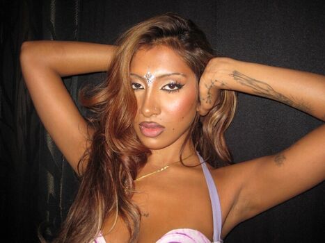 Full leaked Lara raj page private onlyfans photo