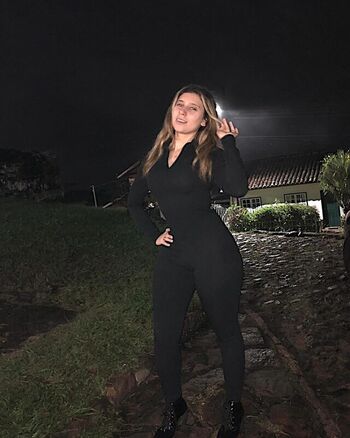 Full leaked Laramellos private onlyfans photo