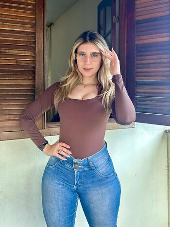 Full leaked Laramellos private onlyfans photo