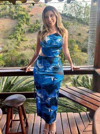 Full leaked Laramellos private onlyfans photo