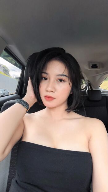 Laras Kinanda Putri