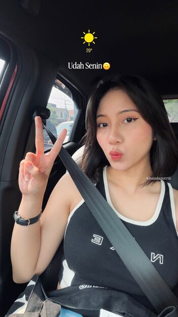 Laras Kinanda Putri