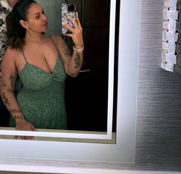 Full leaked Larissa cambusano private onlyfans photo