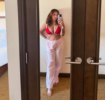 Full leaked Larissa cambusano private onlyfans photo