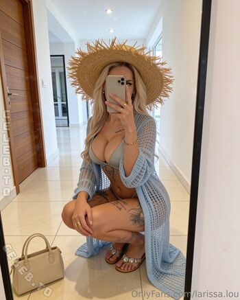 Full leaked Larissa lou private onlyfans photo