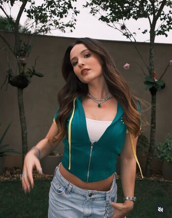 Full leaked Larissa manoela private onlyfans photo