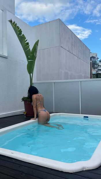 Full leaked Larissapelissaro private onlyfans photo
