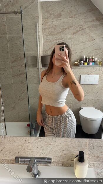 Full leaked Larissaxra private onlyfans photo