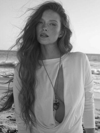 Full leaked Larsen thompson page private onlyfans photo