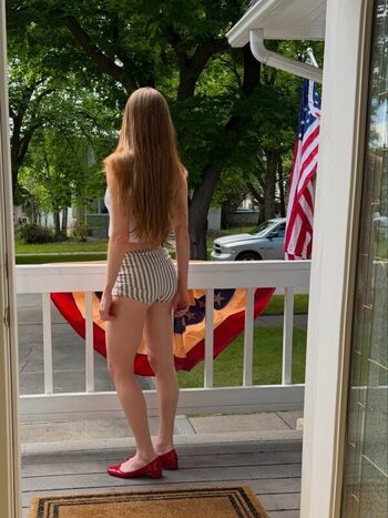 Full leaked Larsen thompson private onlyfans photo