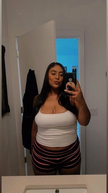 Full leaked Latina milk private onlyfans photo