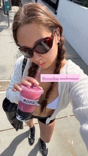Full leaked Laufey lin page private onlyfans photo