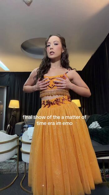 Full leaked Laufey lin private onlyfans photo