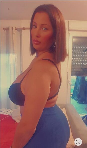 Full leaked Laula private onlyfans photo