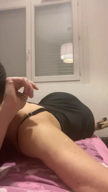 Full leaked Laura frison private onlyfans photo