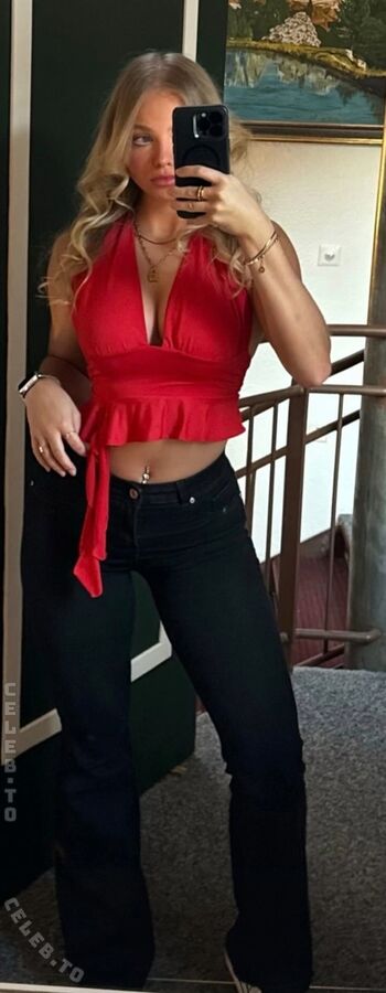 Full leaked Laura hsmr private onlyfans photo
