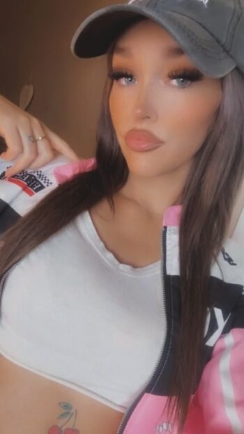 Full leaked Laura jayne private onlyfans photo