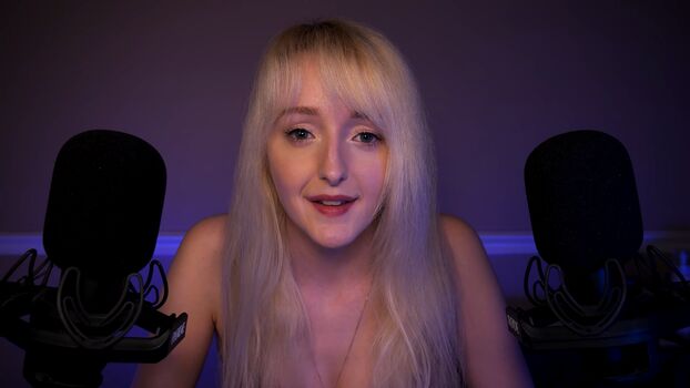 Full leaked Laura lemurex private onlyfans photo