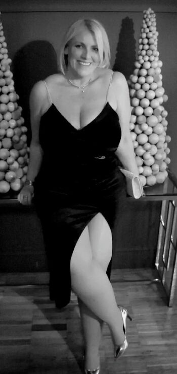 Full leaked Laura leonardi page private onlyfans photo