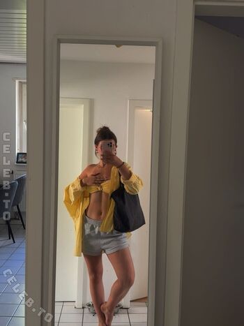 Full leaked Laura marie rhrig page private onlyfans photo