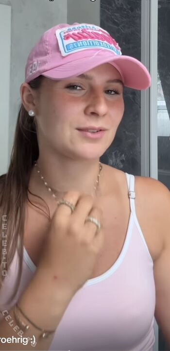 Full leaked Laura marie rhrig page private onlyfans photo