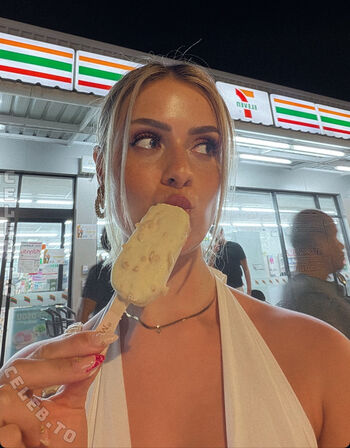 Full leaked Laura michelle private onlyfans photo