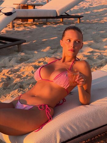 Full leaked Laura oganessian page private onlyfans photo