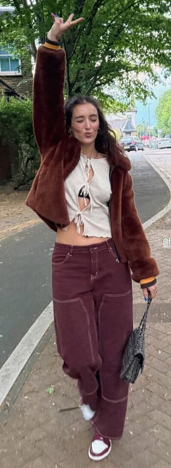 Full leaked Laura robson page private onlyfans photo
