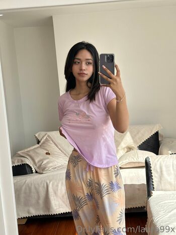 Full leaked Laurax private onlyfans photo
