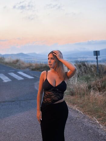 Full leaked Lauraalguaciil private onlyfans photo