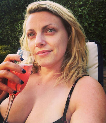 Full leaked Lauracurvemodel private onlyfans photo