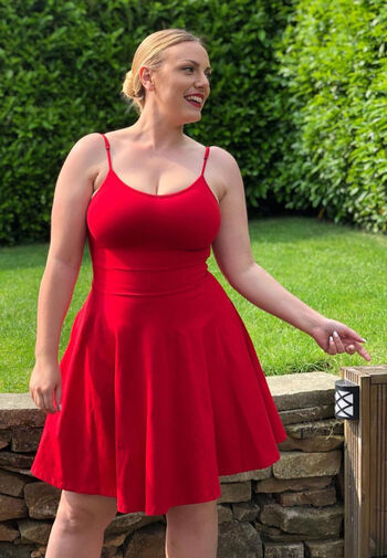 Full leaked Lauracurvemodel private onlyfans photo