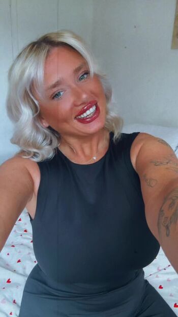 Full leaked Laurajmclean private onlyfans photo