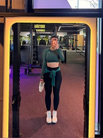 Lauramjj_