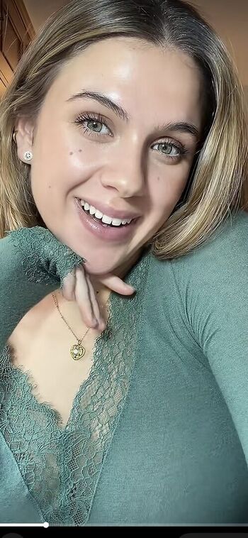 Full leaked Laurazurron private onlyfans photo