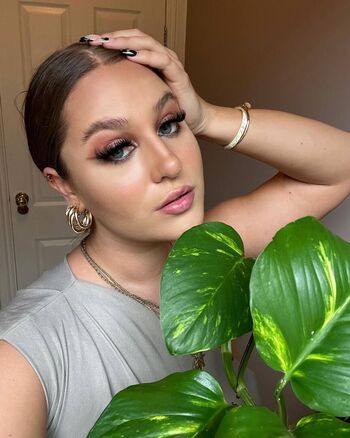 Full leaked Laurraaa m private onlyfans photo