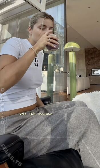 Full leaked Lea breuer page private onlyfans photo