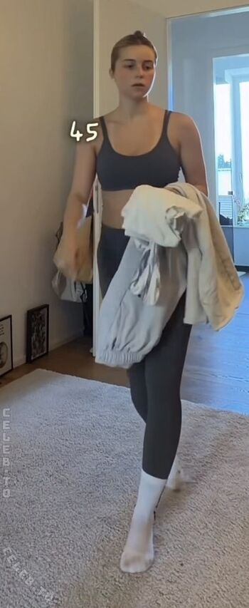 Full leaked Lea breuer page private onlyfans photo