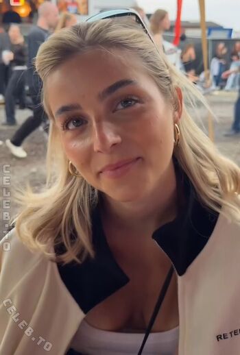 Full leaked Lea breuer private onlyfans photo