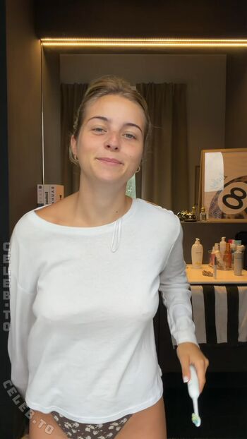 Full leaked Lea breuer page private onlyfans photo