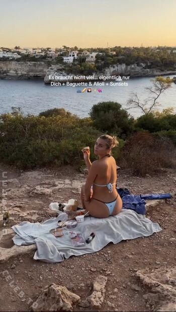 Full leaked Lea breuer private onlyfans photo