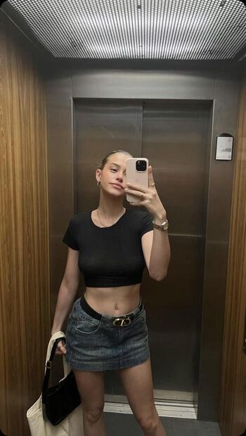 Full leaked Lea elui page private onlyfans photo