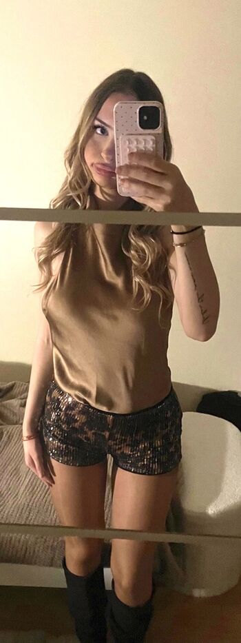 Full leaked Lea lele lsmp private onlyfans photo