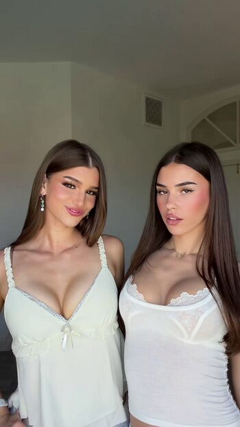 Full leaked Leah halton page private onlyfans photo
